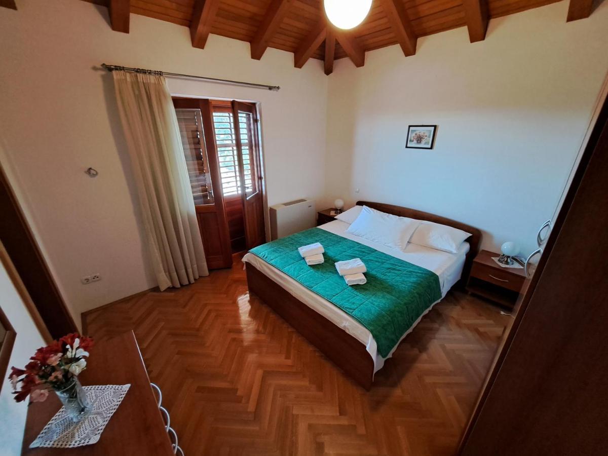 Apartment With Splendid Sea View Traù Esterno foto